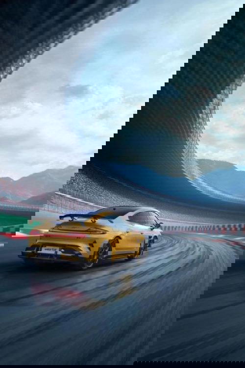 小米SU7出战日本筑波赛车场